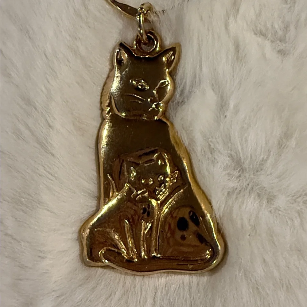 Vintage gold tone mother kitty cat & Kitten key chain Key Holder